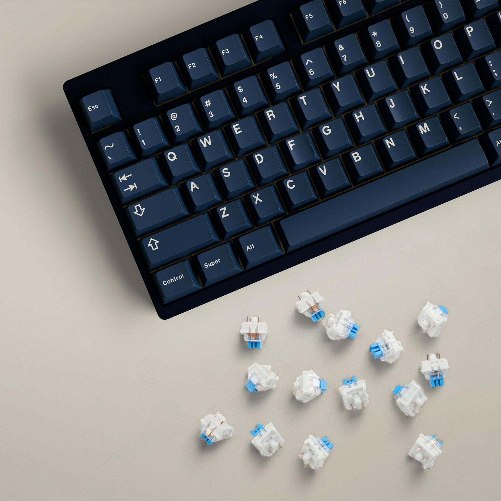 90 قطعة من مفاتيح لوحة المفاتي - مراجعة Gaming Keyboard Mobile وسعره